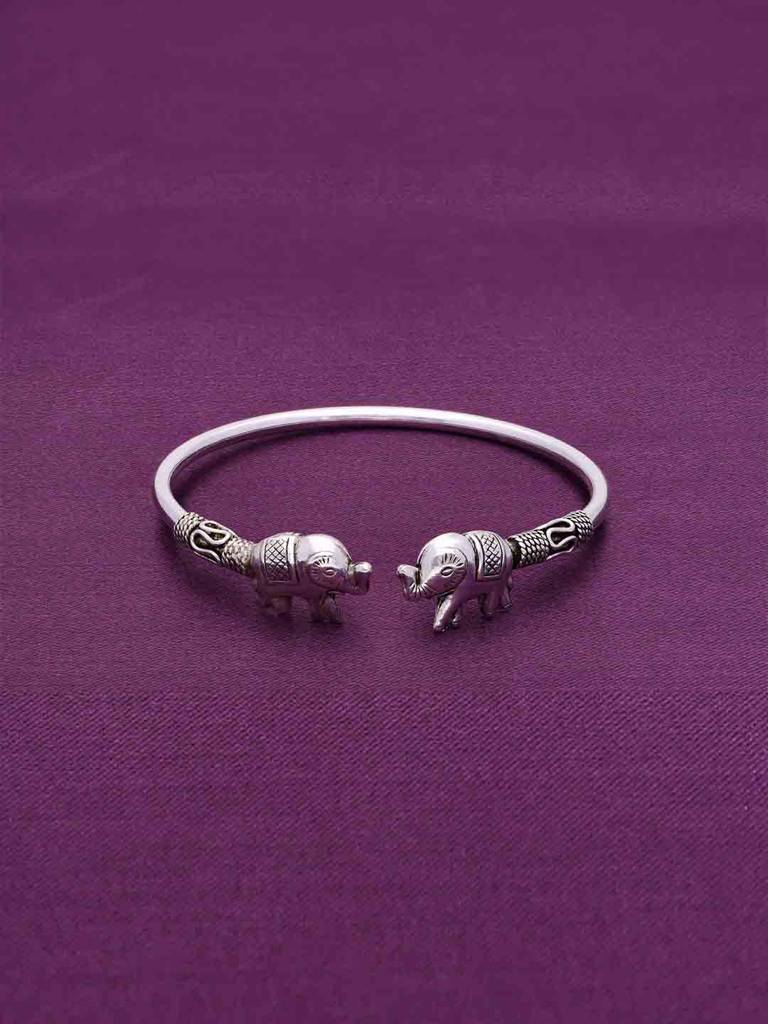 Enigmatic Elephant Silver Bangle Bracelet : BRBN89-S-NA