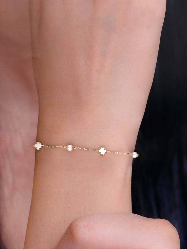 Sterling Silver Pearl Chic Clover Bracelet : BRLO383-G-NA