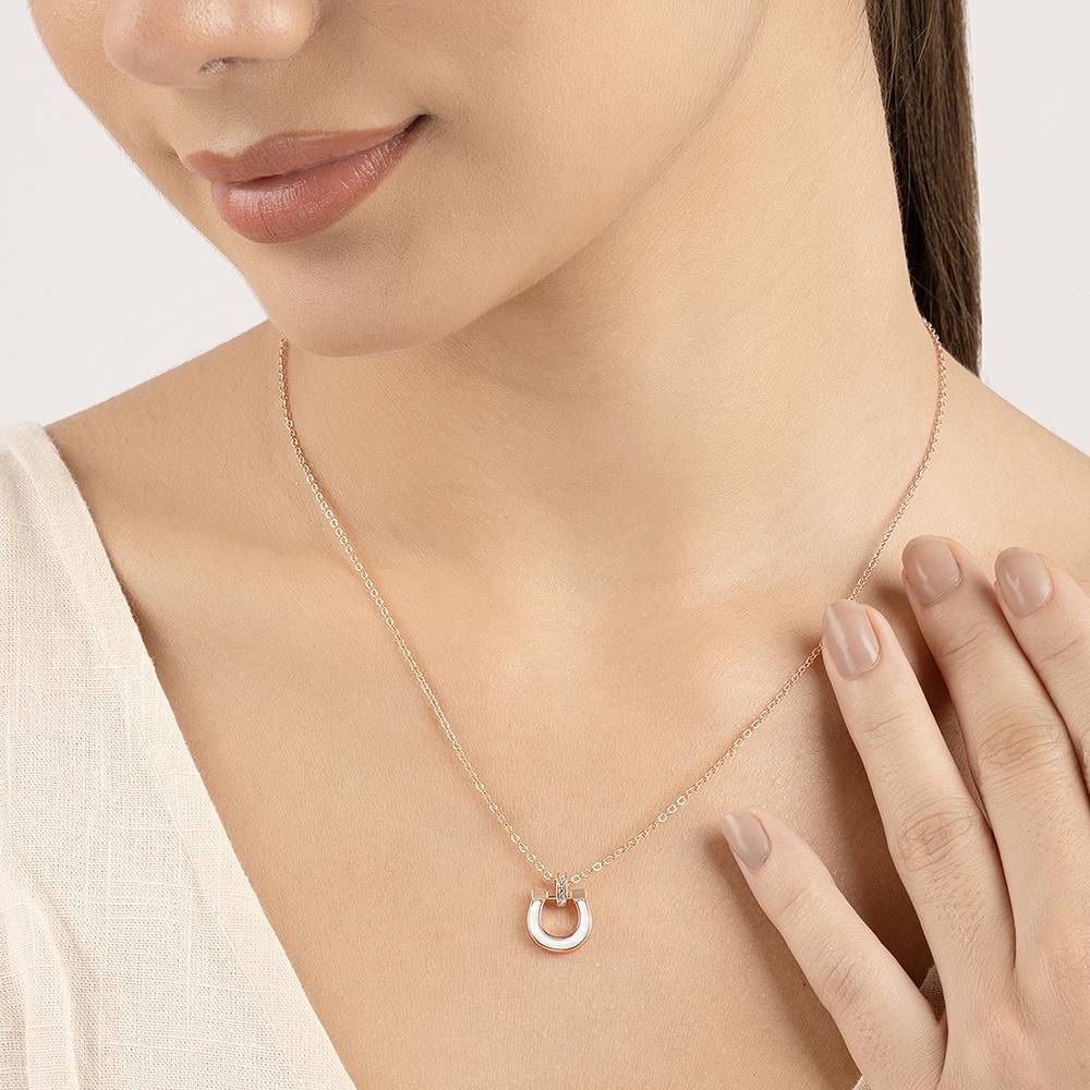 U-Shape Pendant Necklace : BWNC501