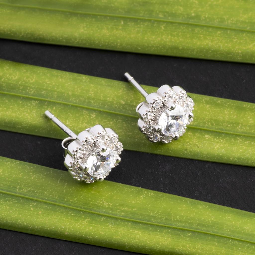 Eternz Certified Jewellery - BRD JEWELRY925 Sterling Silver Flower White Ad Stud Earrings For Women & Girls (One Size)