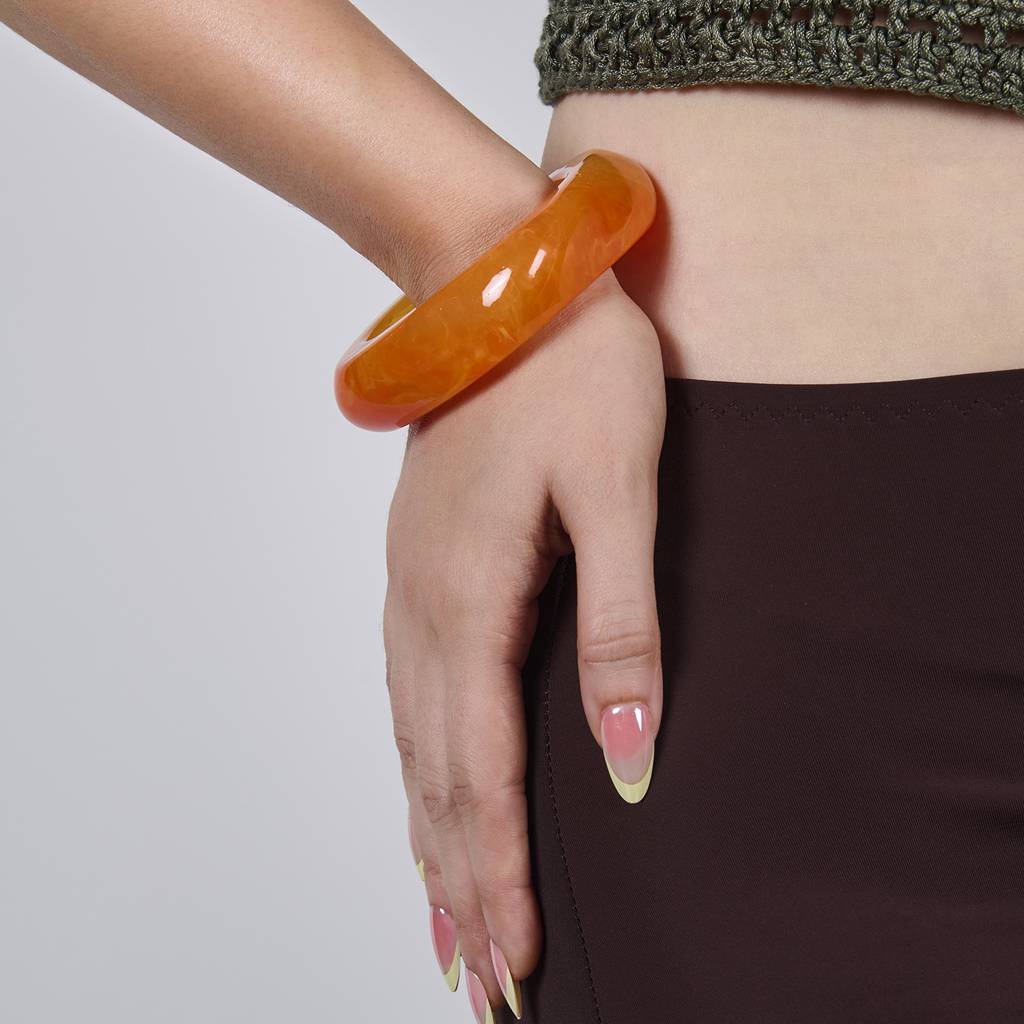 Chunky Wide Edge Rounded Square Polygonal Acrylic Bangle : AMU0125B252OR