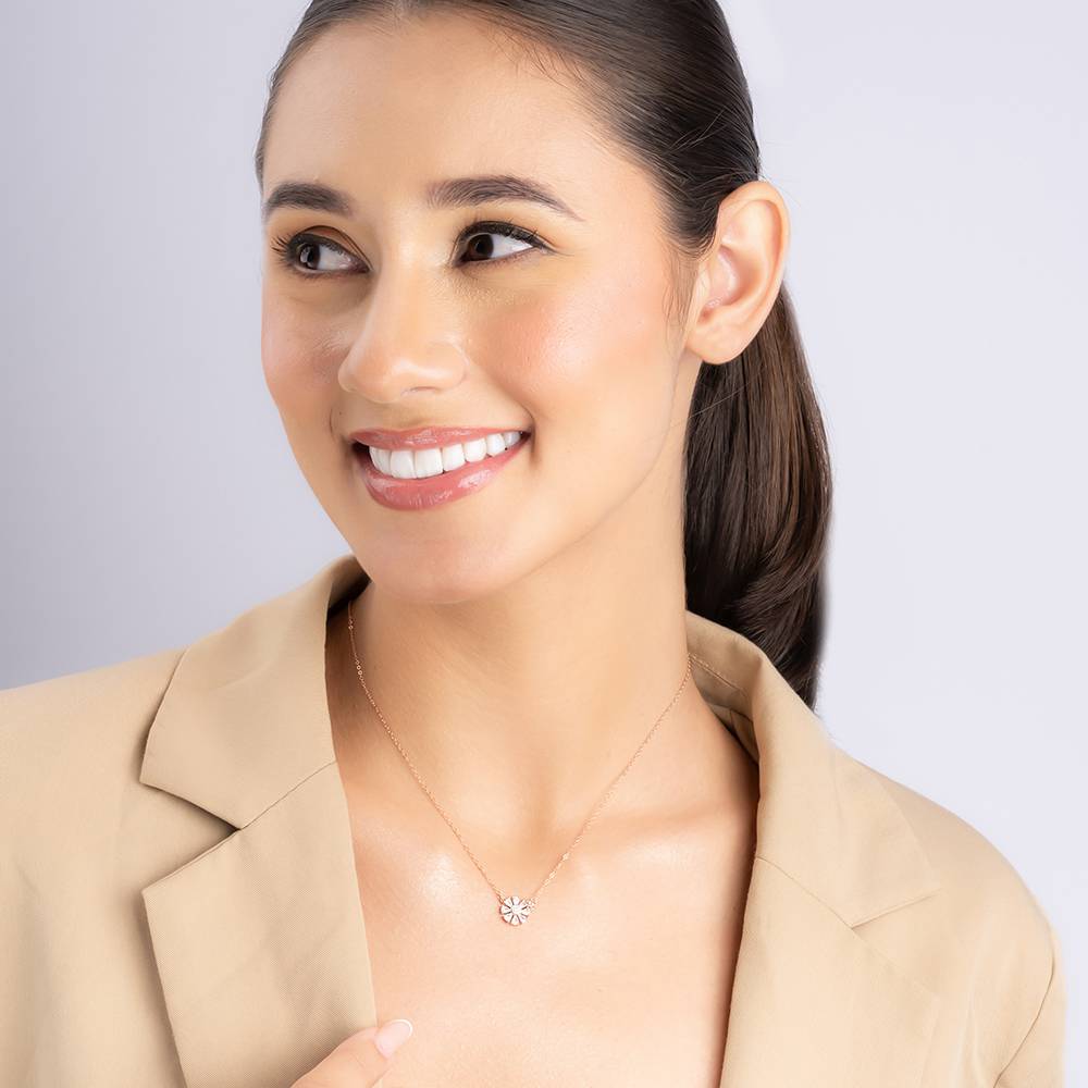 Daisy Cz Pendant Necklace : CHNC693