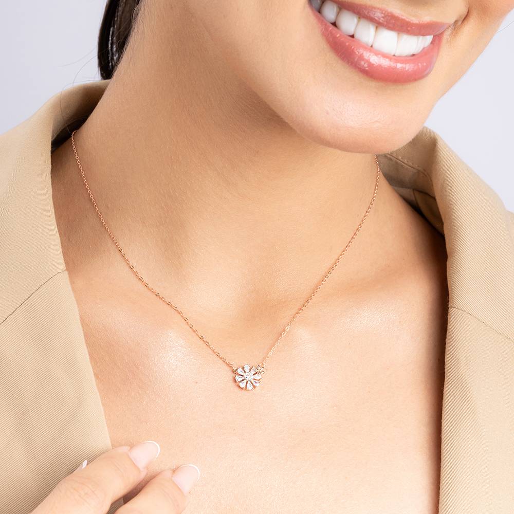 Daisy Cz Pendant Necklace : CHNC693