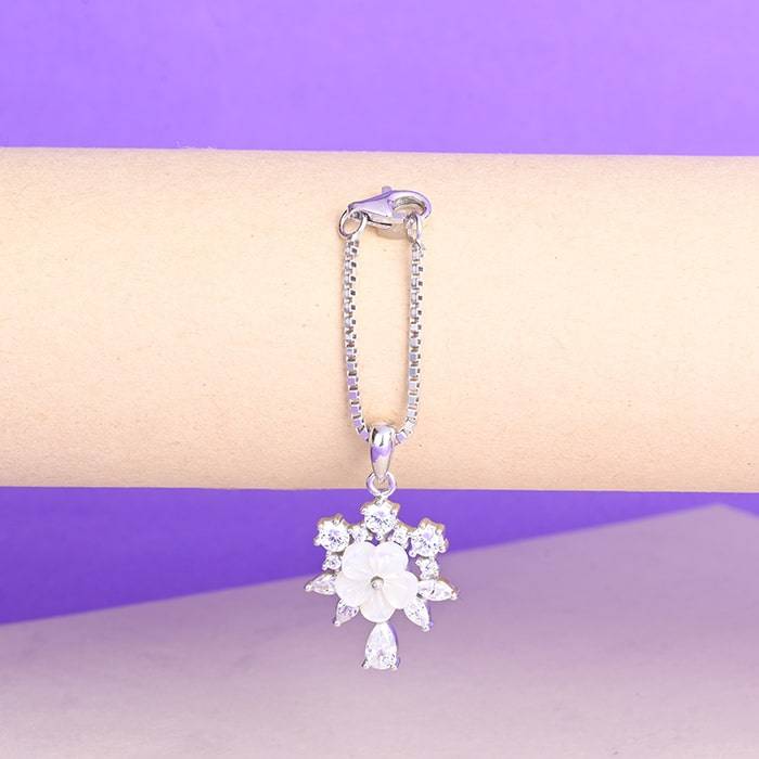 Blossom Breeze Charm : CH51