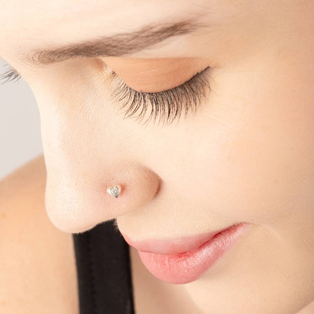 Love Dot Nose Pin : CMNP1300