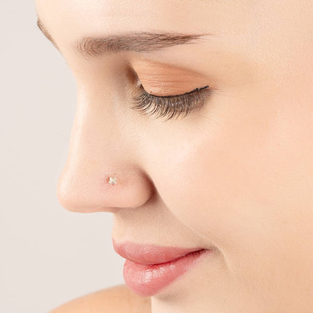 Twinkle Dot Nose Pin : CNNP1325