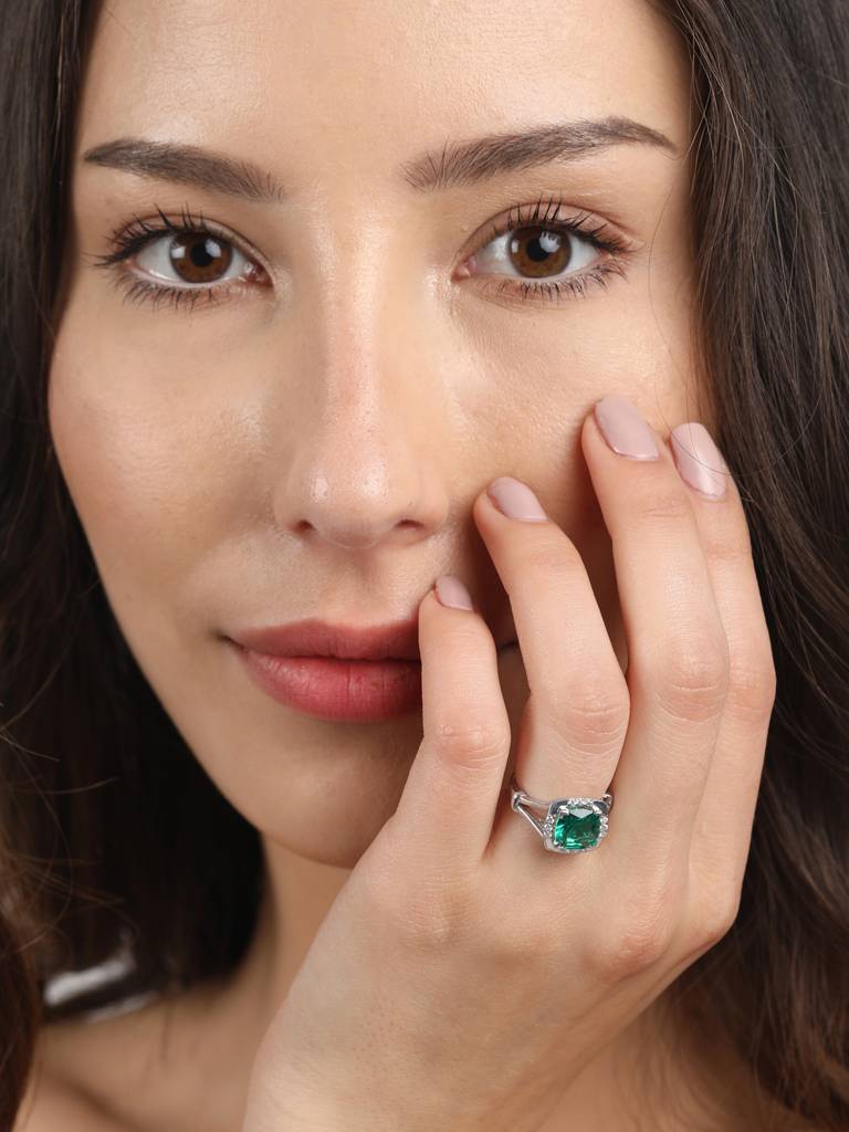 925 Sterling Silver Rhodium Plated Swiss Zirconia Dark Green Cushion Ring With Adjustable Band Gift For Women & : CSCLRR2CU_EM