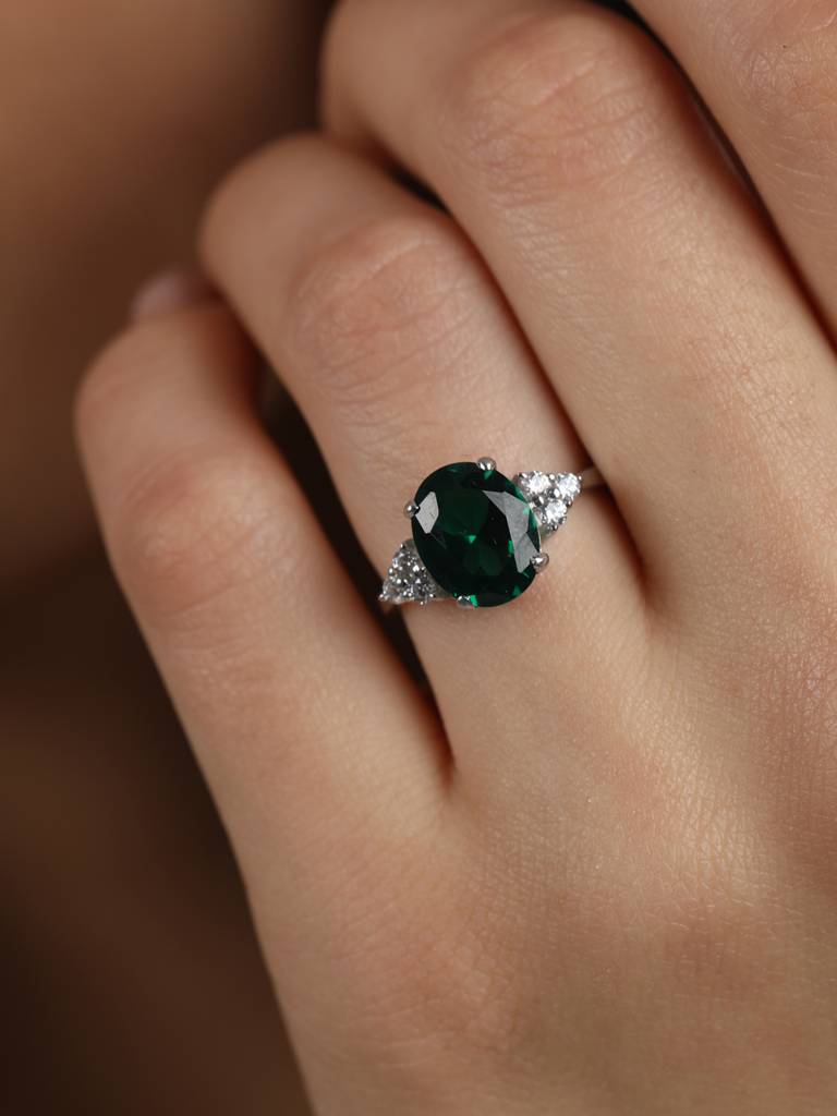 925 Sterling Silver Rhodium Plated Swiss Zirconia Dark Green Oval Ring With Adjustable Band Gift For Women & Gi : CSCLRR5OV_EM