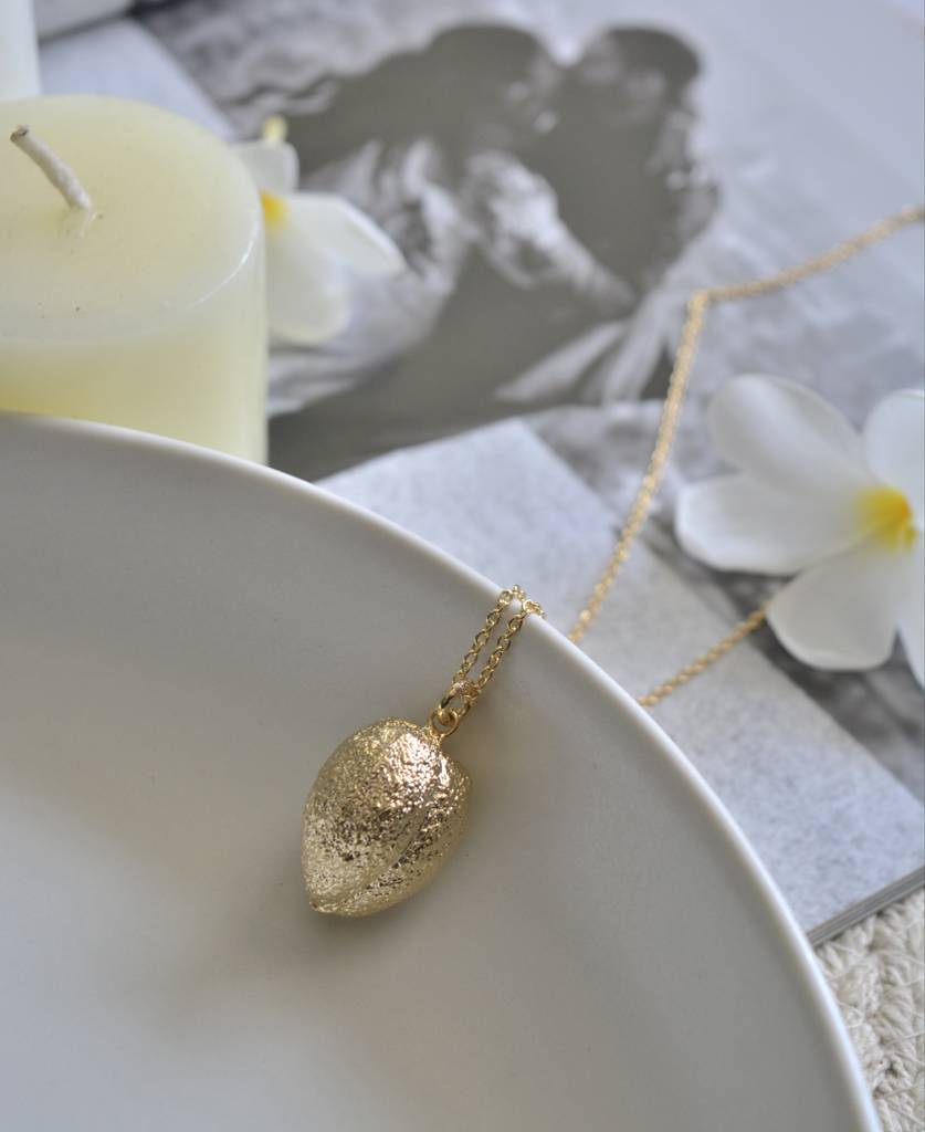 Butternut Neckpiece : ButternutNeckpiece