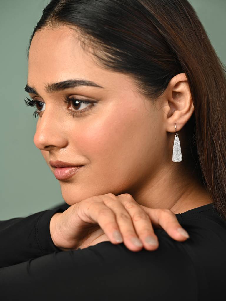 925 Sterling Silver Platinum Plated Evie Crystal Finsih Earrings Gift For Women & Girls : CSE47