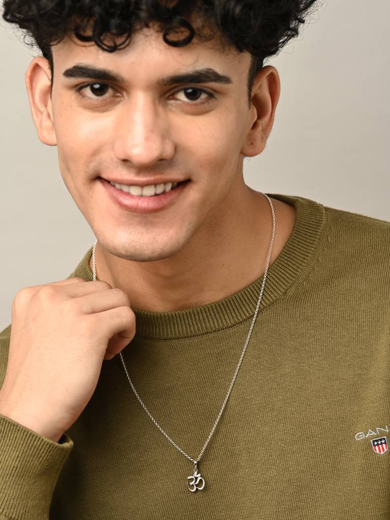 925 Shine Om Men Chain Pendant : CSMNP11