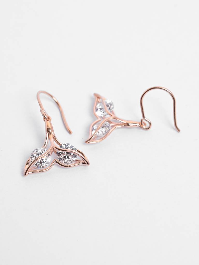 Clara Silver Whale Tail Dangler Earrings : CSPSE50
