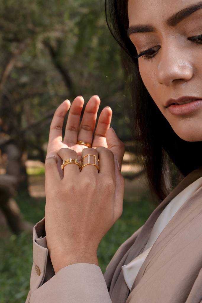 Linear Multi Gemstone Ring : CS-RG-06-10