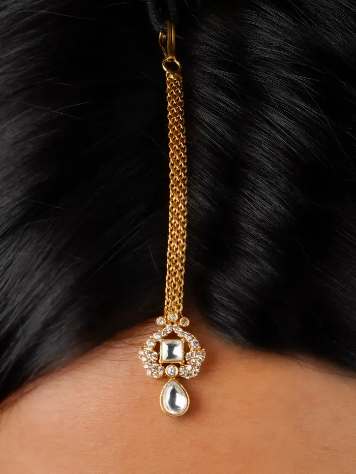 White Color Gold Plated Faux Diamond Maangteeka - Czt22 : CZT22