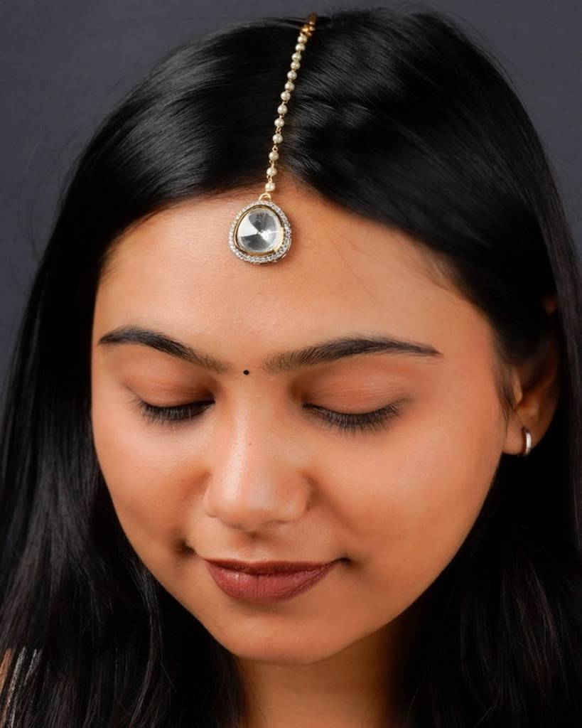 White Color Gold Plated Faux Diamond Maangteeka : CZT26