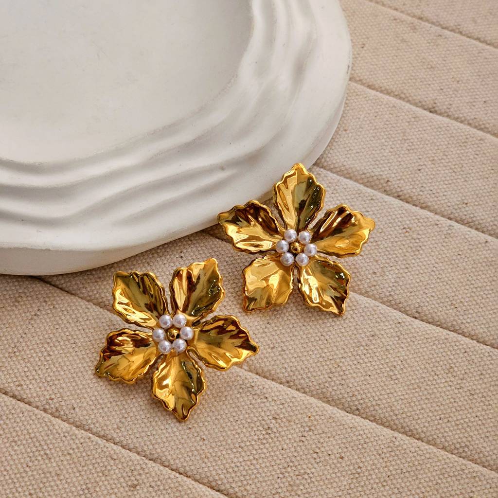 Celine Flower Stud Earrings : TAA-9999904734198-EARRING