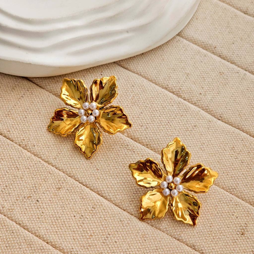 Celine Flower Stud Earrings : TAA-9999904734198-EARRING