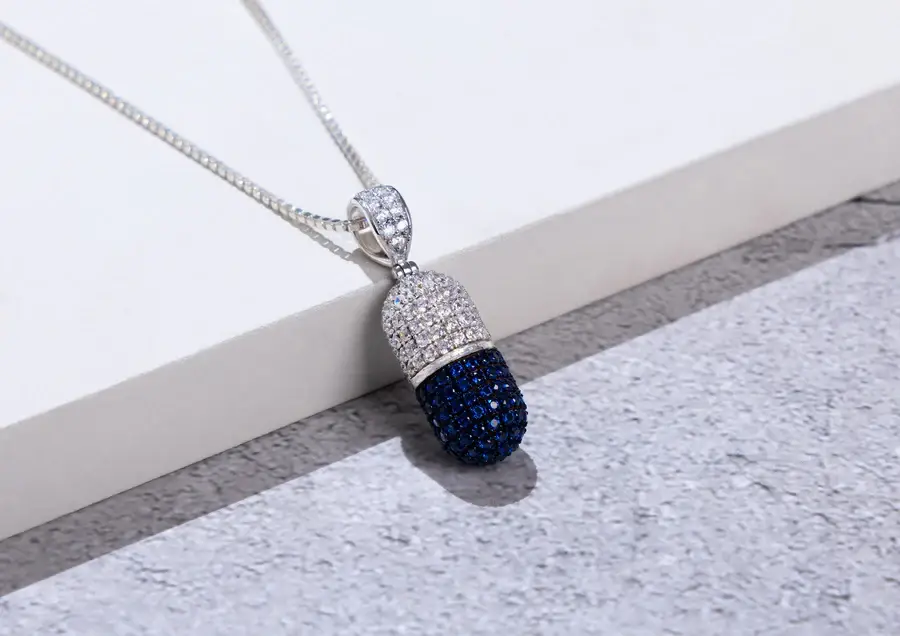 Chill Pill Pendant : AA096