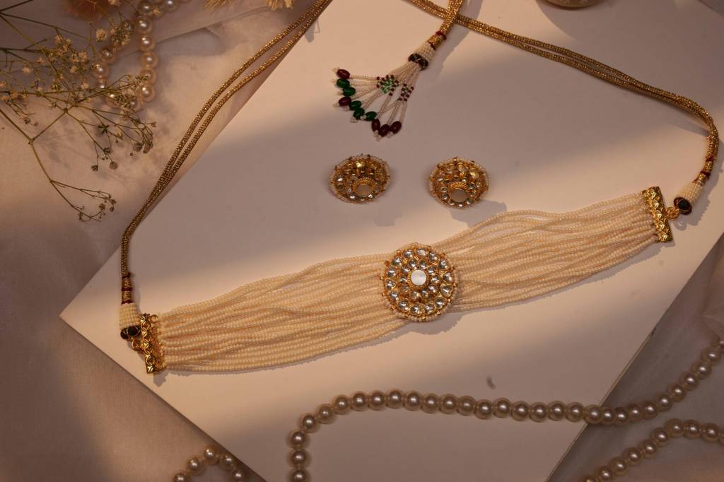 Chandramukhi White Kundan Embellished Necklace : AN-1051K