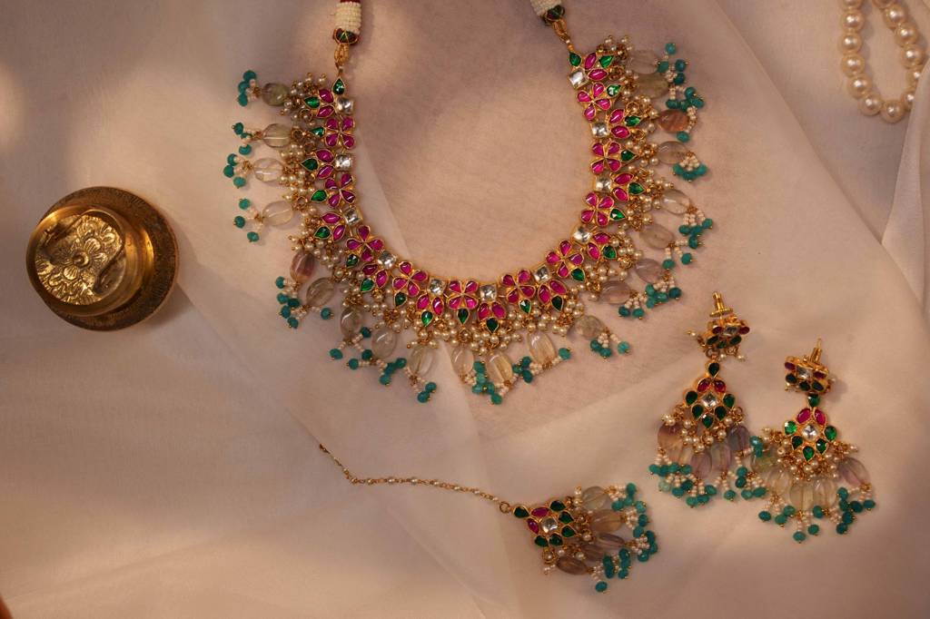 Unaya Multicolured Kundan Embellished Necklace : AN-1751