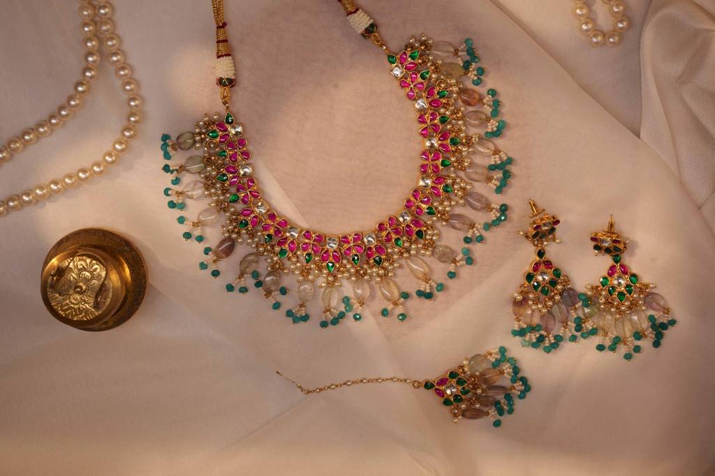 Unaya Multicolured Kundan Embellished Necklace : AN-1751