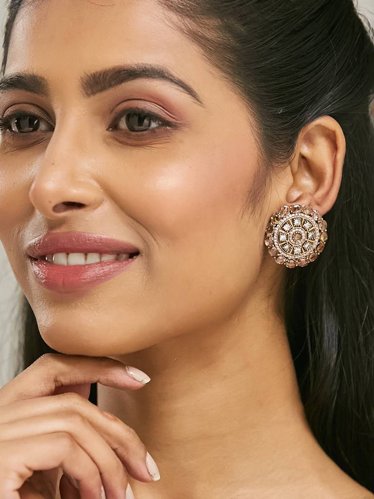 Vintage-Inspired Round Crystal Stud Earrings With Smoky Accents : YI24A0205E