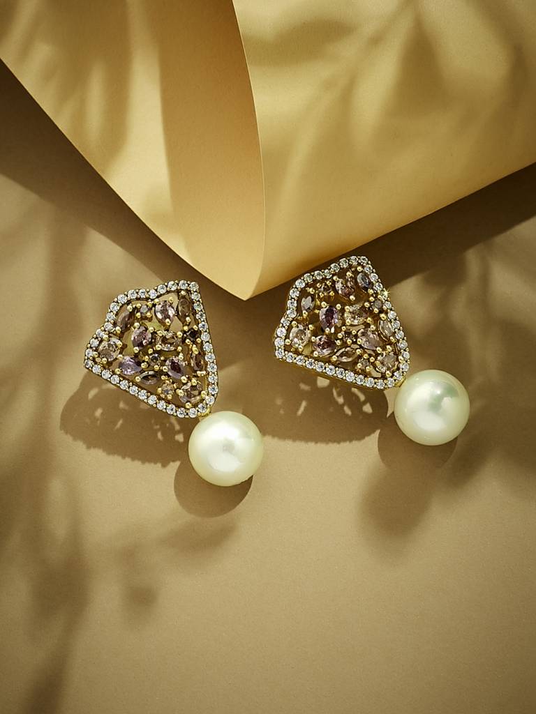 Elegant Pearl And Crystal Stud Earrings With Gold-Tone Finish : YI24A0201E