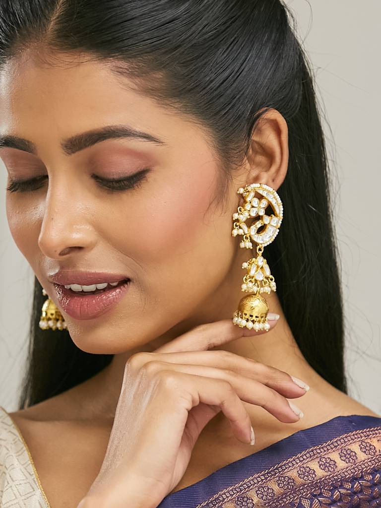 Elegant Gold-Plated Pearl Jhumka Earrings With Kundan Detailing : YI24A0181E