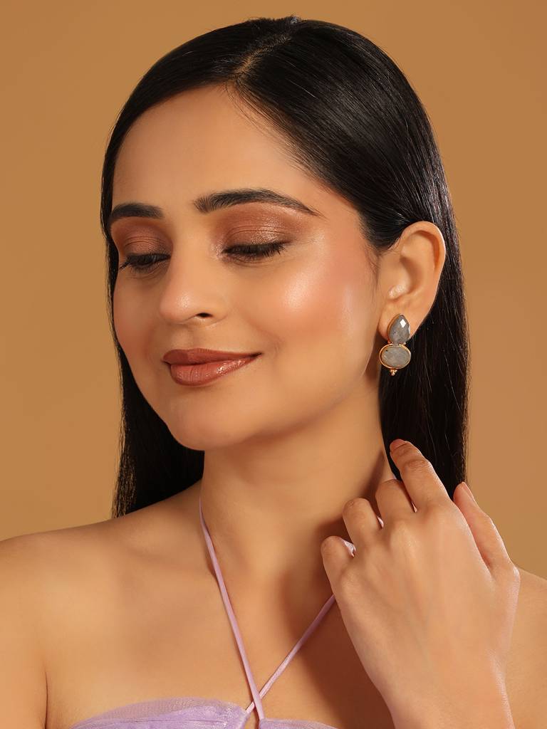 22K Gold Plated Bold Embrace Earrings : YI24A0365E