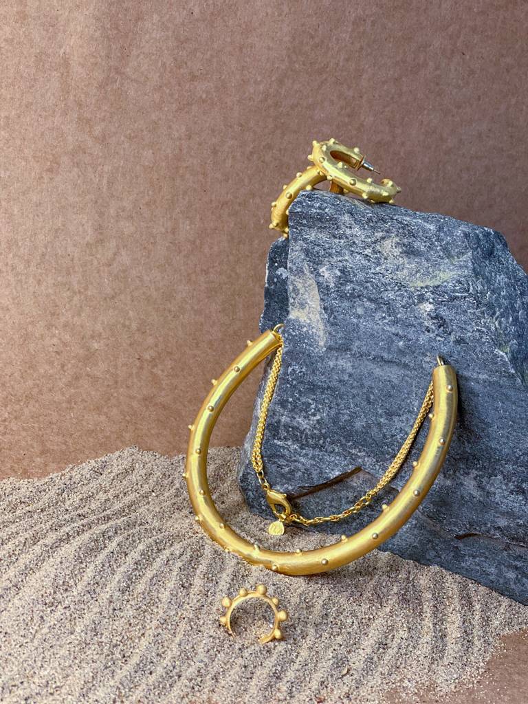 Roundelle Hustli : AATLA095