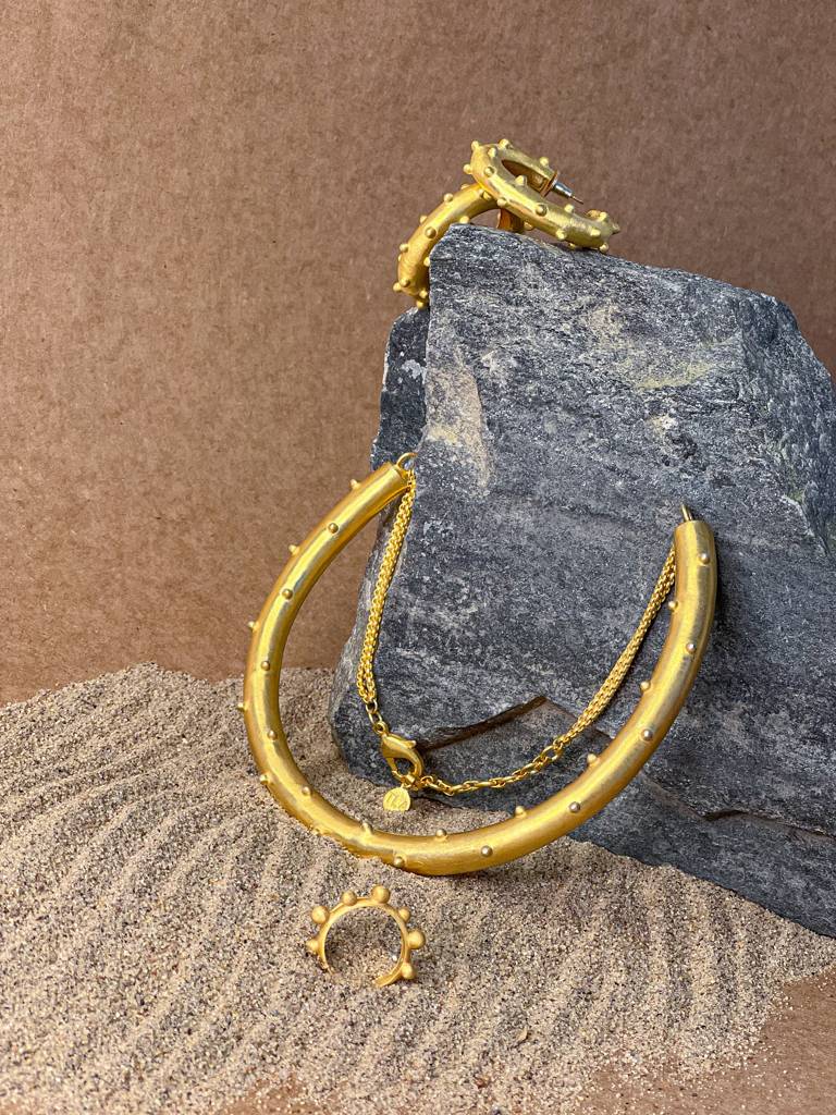 Roundelle Hustli : AATLA095