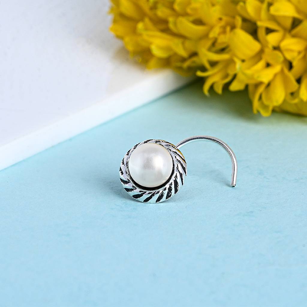 Oxidized Silver Pearl Nose Pin : LNP191