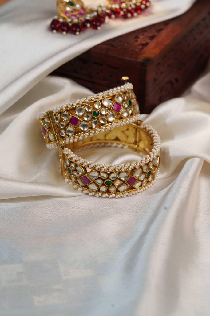 Niya Multicolured Kundan Embellished Bangle : AN-2051K