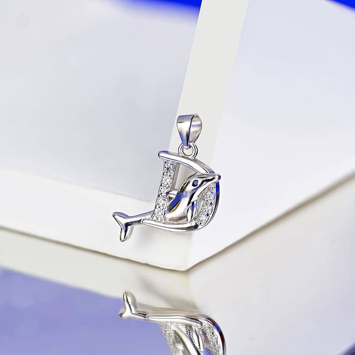 Dazzling Depths 'D' Charm : ULL46
