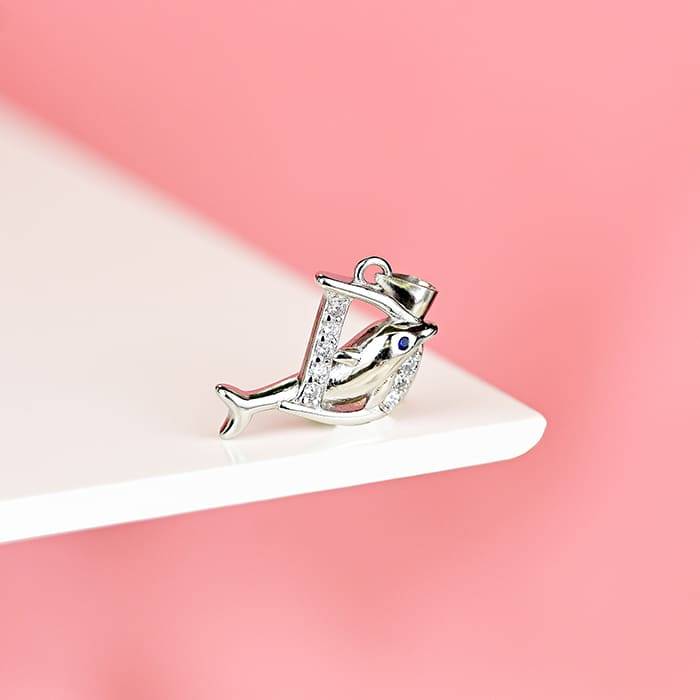 Dazzling Depths 'D' Charm : ULL46