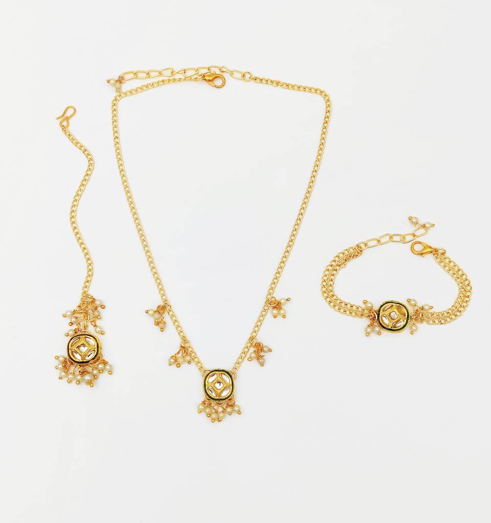 Zeeva Kundan & Pearl Detailed Necklace, Bracelet & Maang Teeka Set- Golden : WC06