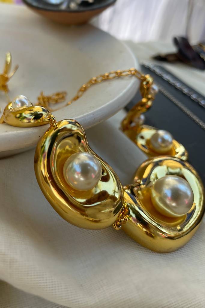 Cosmos Glam Bib : 28