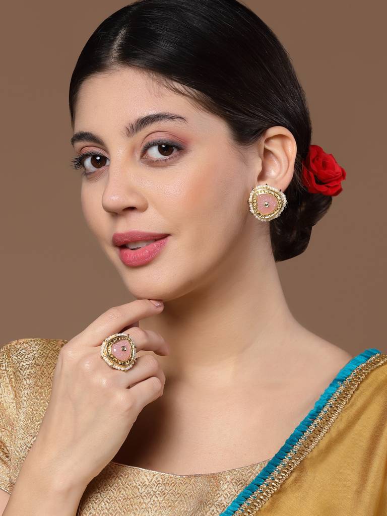 Gul-E-Samreen Stud Earring : DGES24002