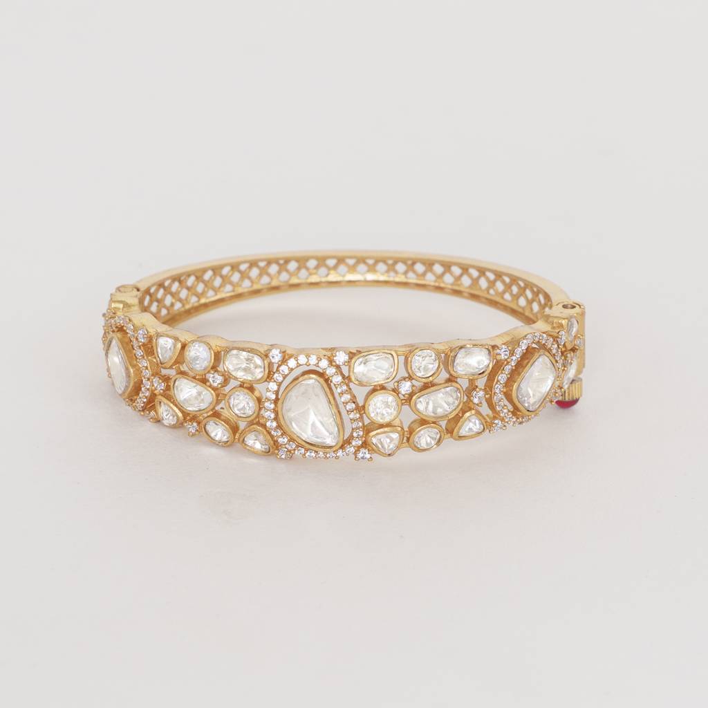 Classy And Stylish Moissanite Bracelet For Womens. : ZGJM56