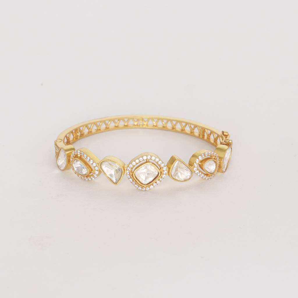 Classy And Stylish Moissanite Bracelet. : ZGJM53