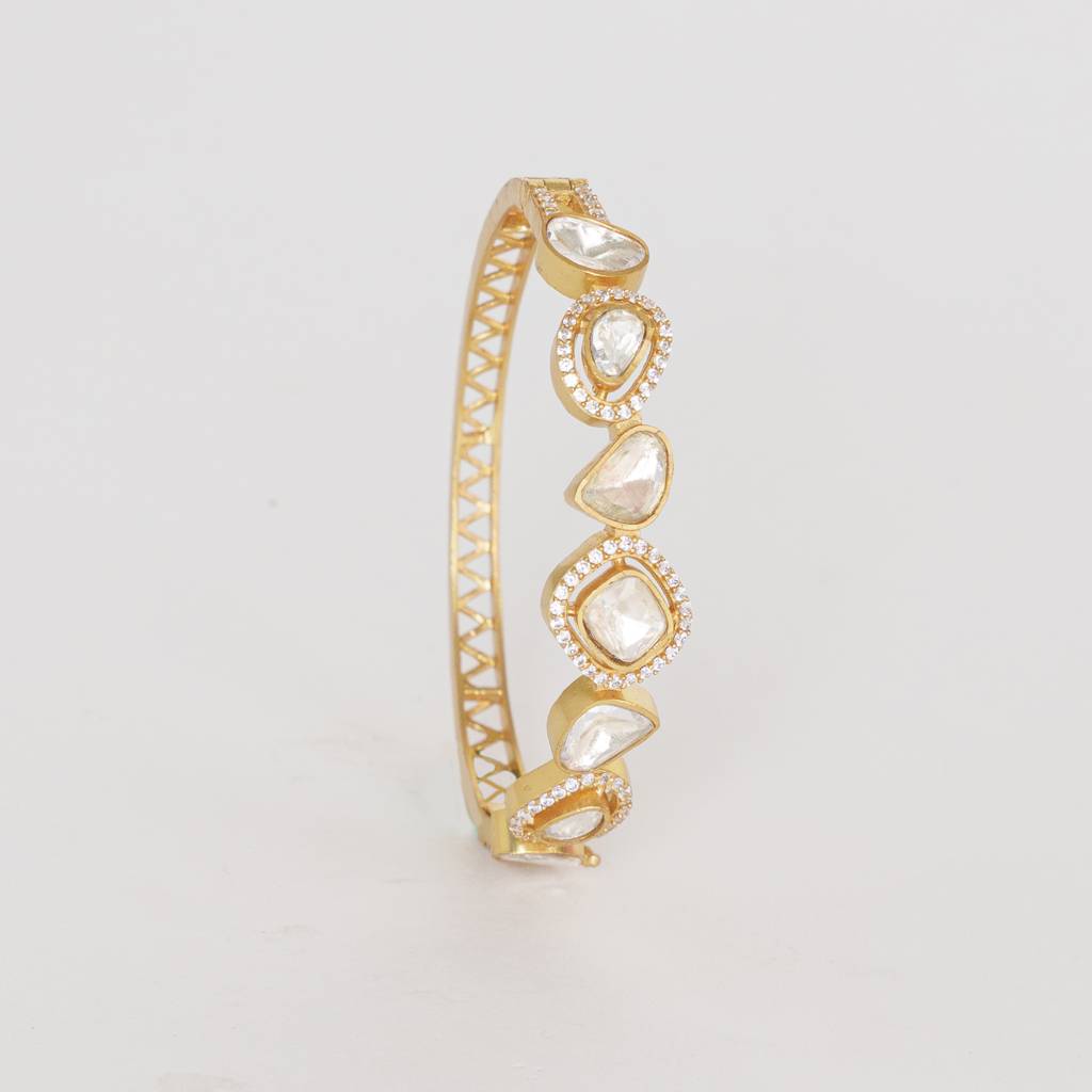 Classy And Stylish Moissanite Bracelet. : ZGJM53