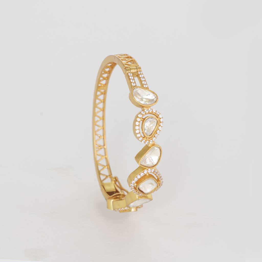 Classy And Stylish Moissanite Bracelet. : ZGJM53