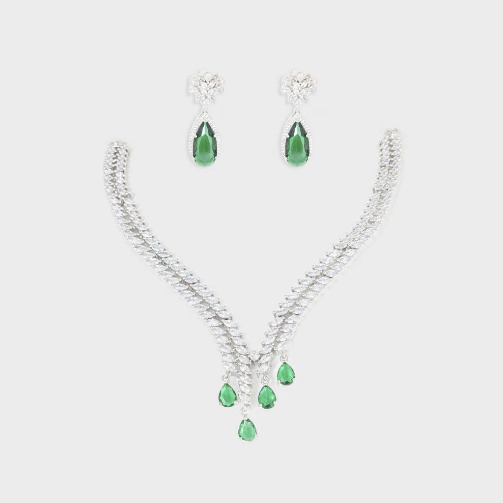 Petit And Classic Diamond Necklace Set With Emerald Stones : ZGRK243