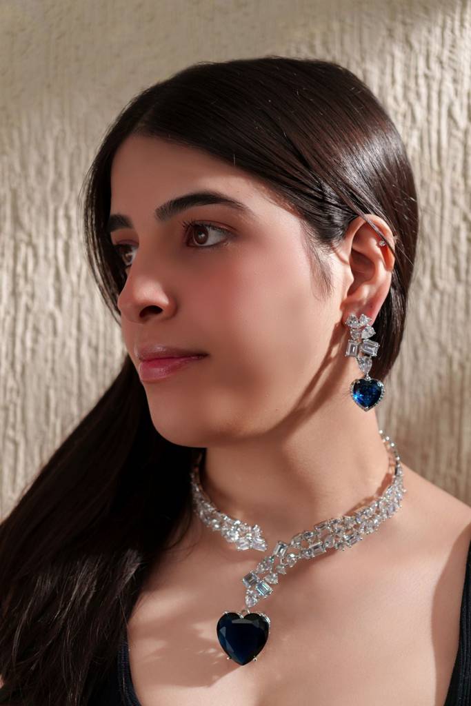 Bold And Dramatic Diamond Choker With Sapphire Heart Stone. : ZGRK208