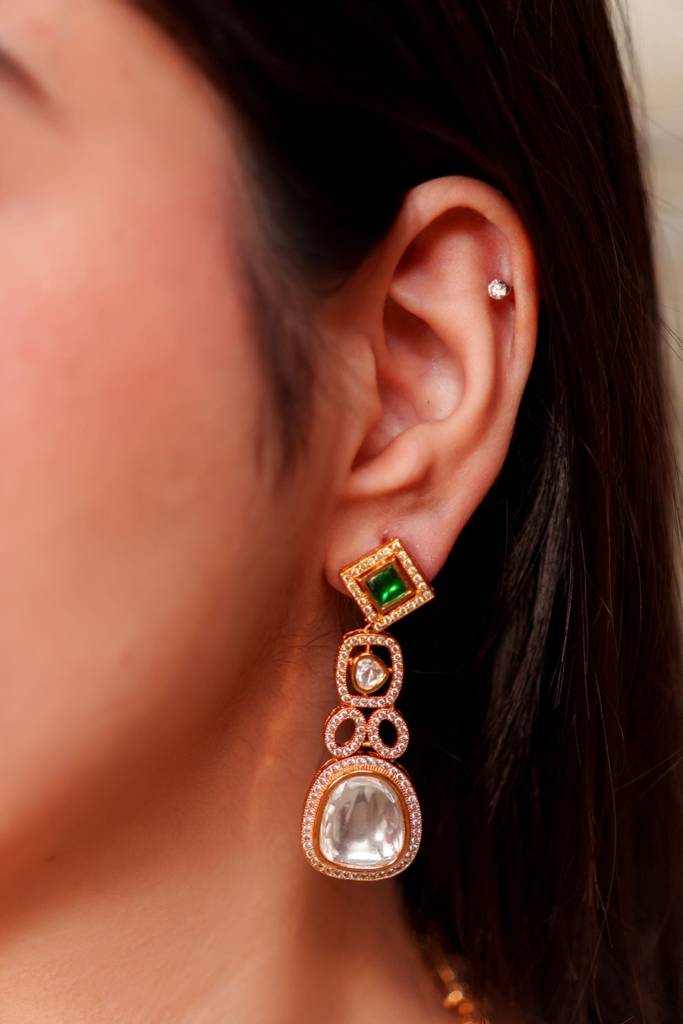 Elegant And Stylish Pendant Necklace And Earrings With Green Stone : ZGJM48