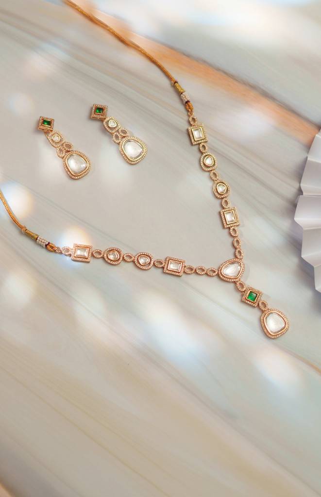 Elegant And Stylish Pendant Necklace And Earrings With Green Stone : ZGJM48