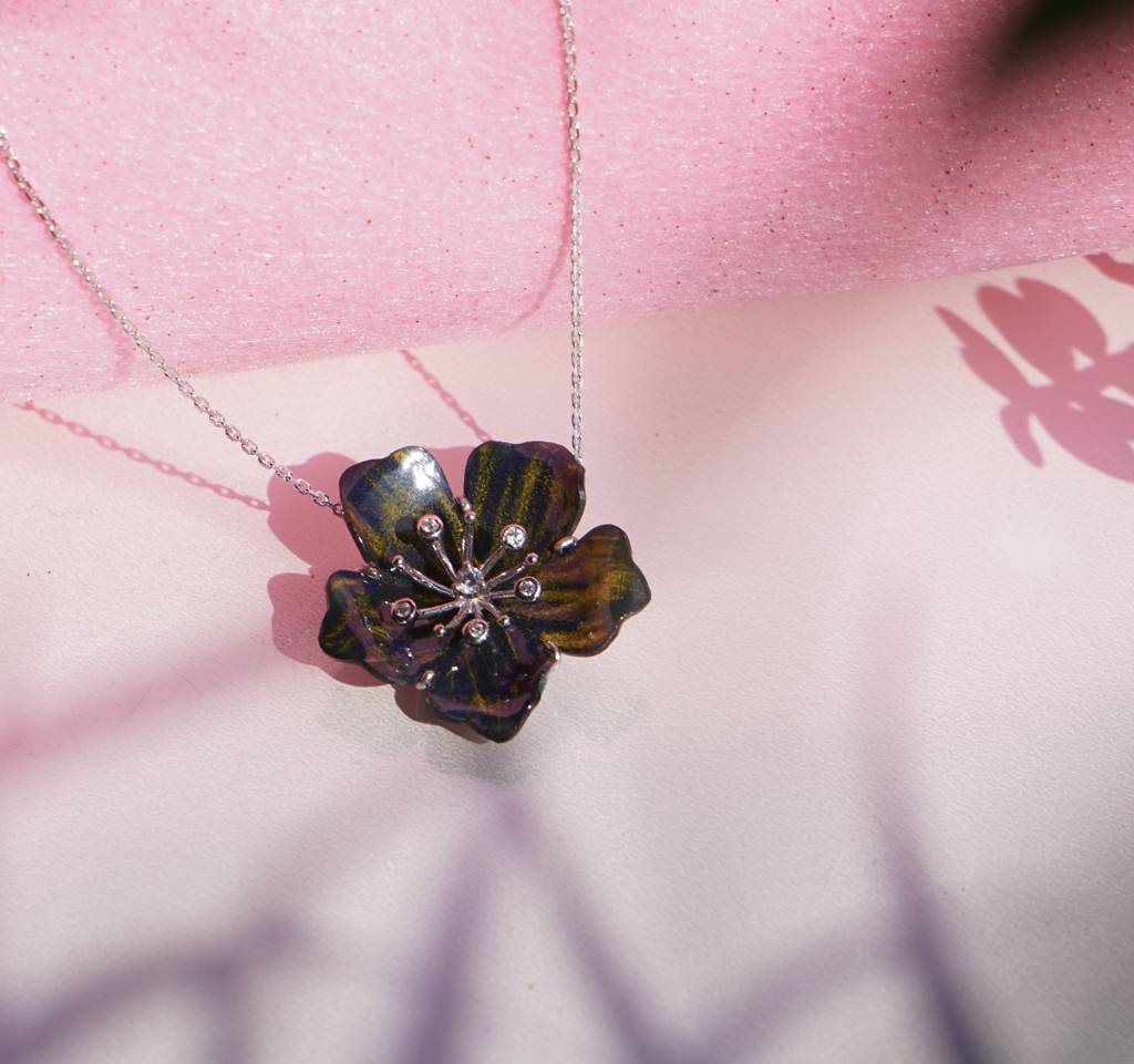 Morning Kiss Pendant : TJE40008P
