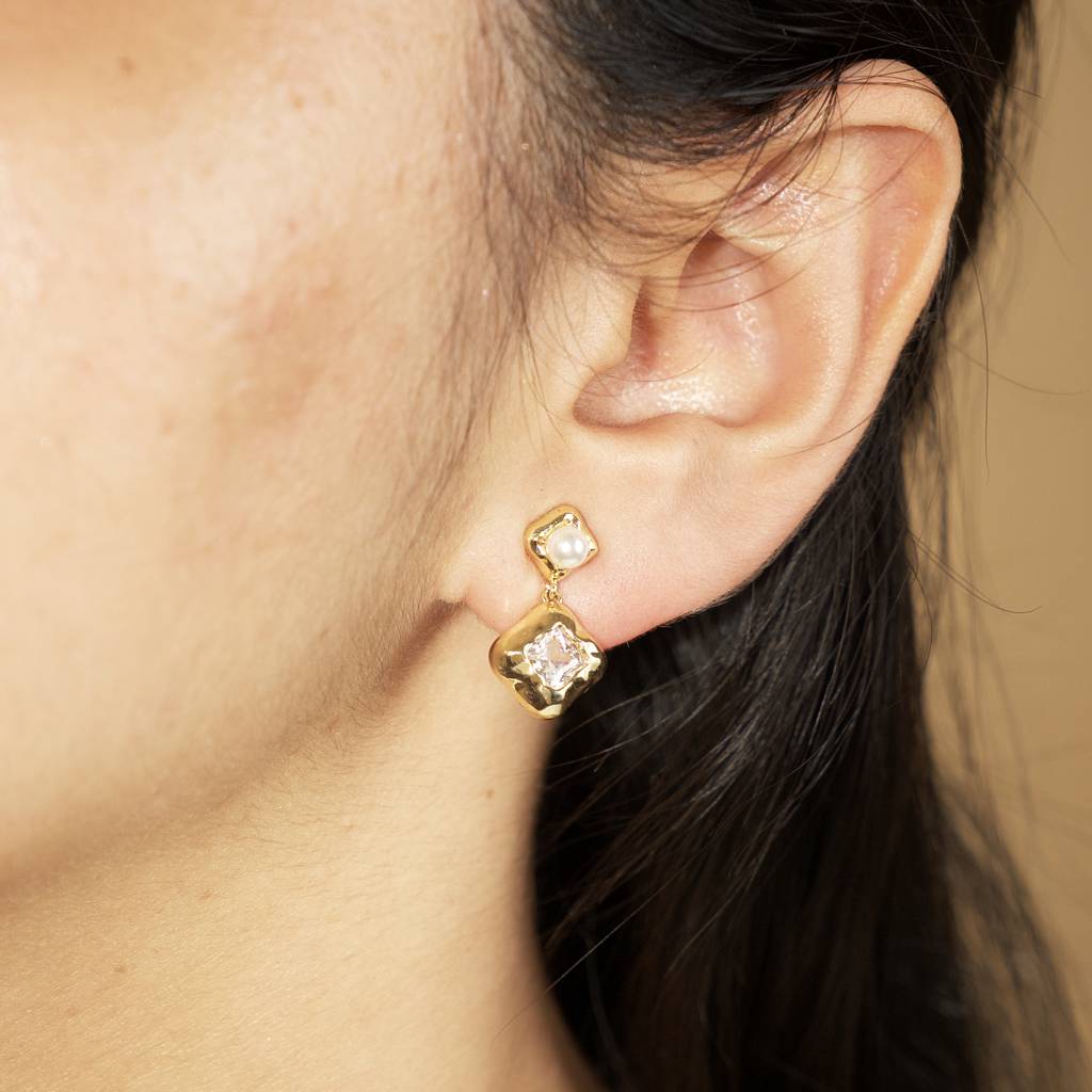 Gleam Square Drop Earrings : TE12