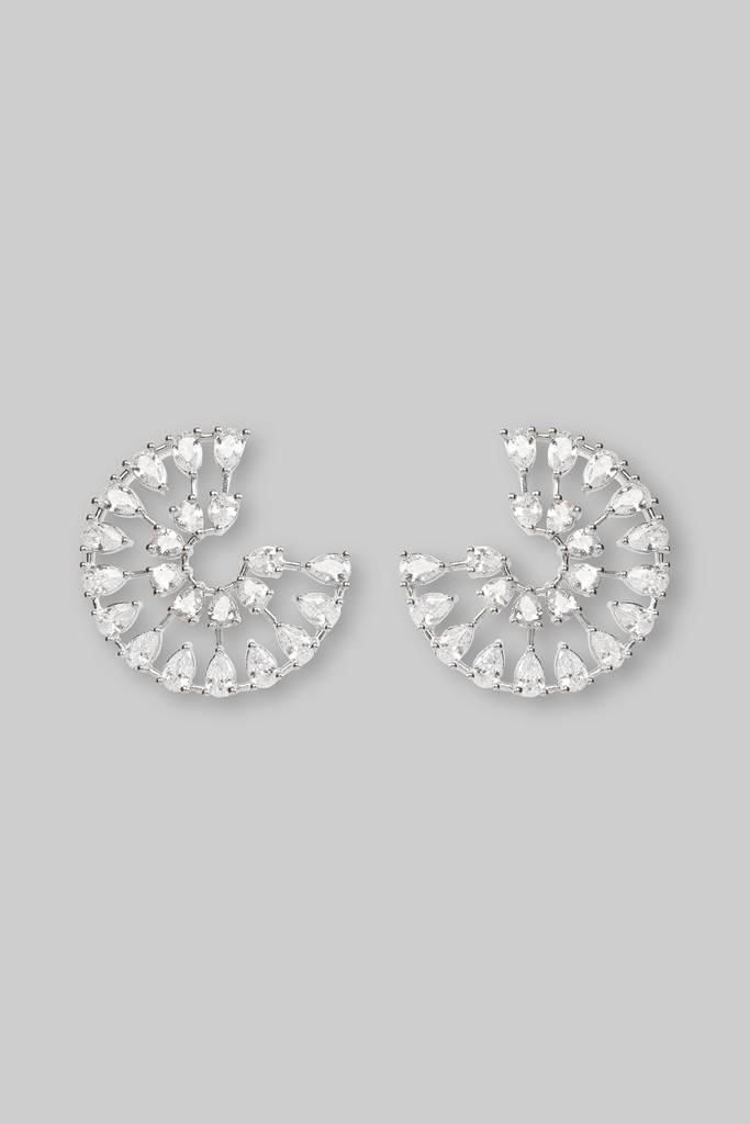Classic And Elegant Pair Of Diamond Studs For Womens : ZGRK284