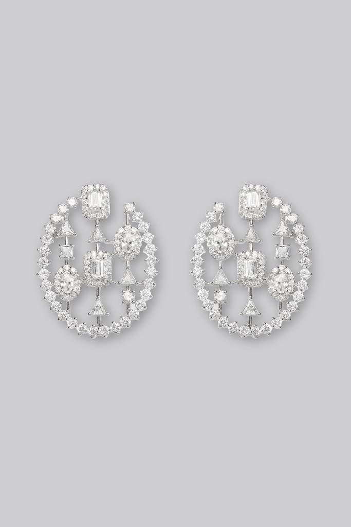 Classic And Elegant Pair Of Diamond Earrings For Womens. : ZGRK292